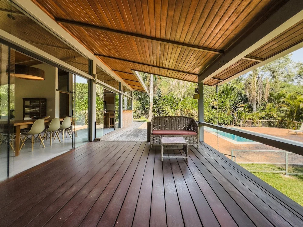 Casa térrea com piscina e cozinha de cinema | Granja Viana