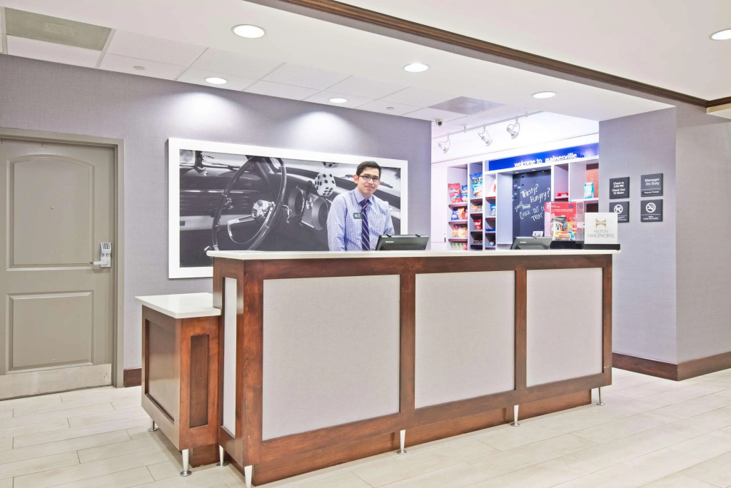 Lobby & Reception