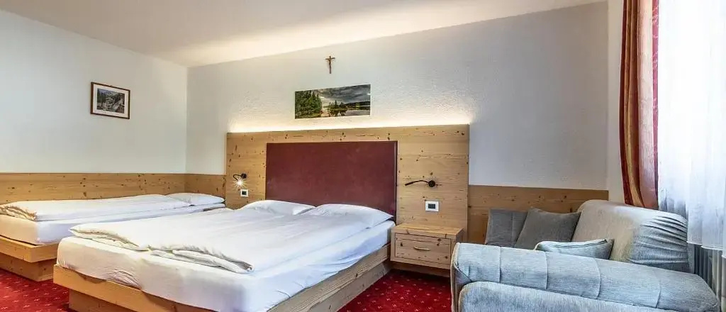 Standard Triple room