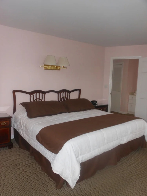 Standard Double Suite (full double bed)