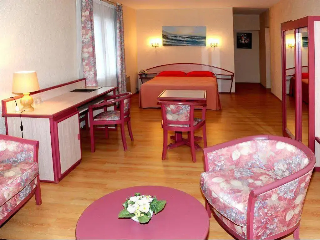 Best Western Le Rolet Du Vigneron - Général
