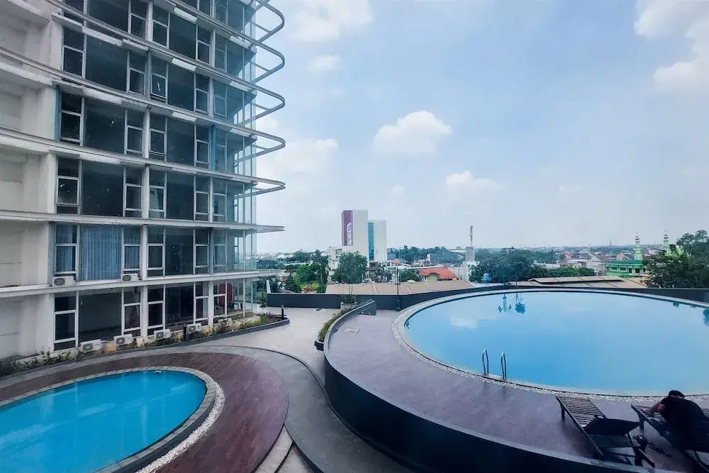 Restful And Modern 2Br Majestic Point Serpong Apartment