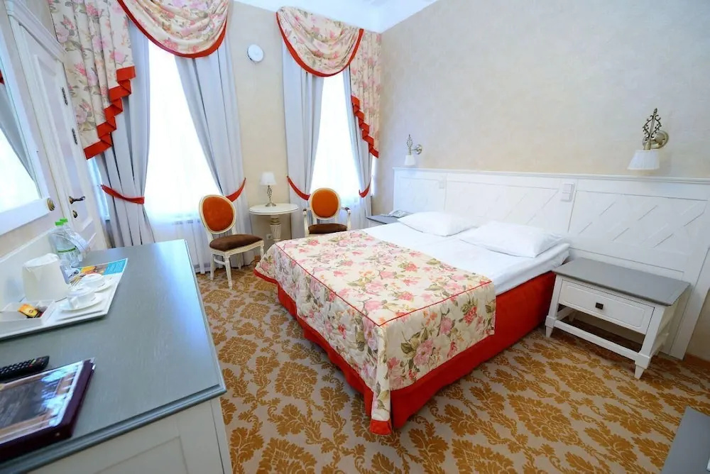 Kamelot hotel — 2