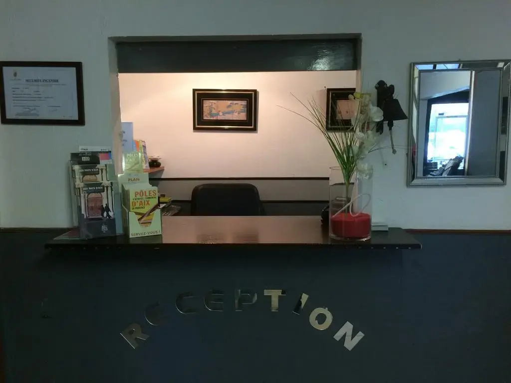 Lobby & Reception