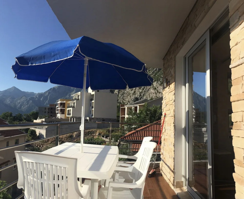 2 Beds, Fjord Panorama and Pool in Dobrota