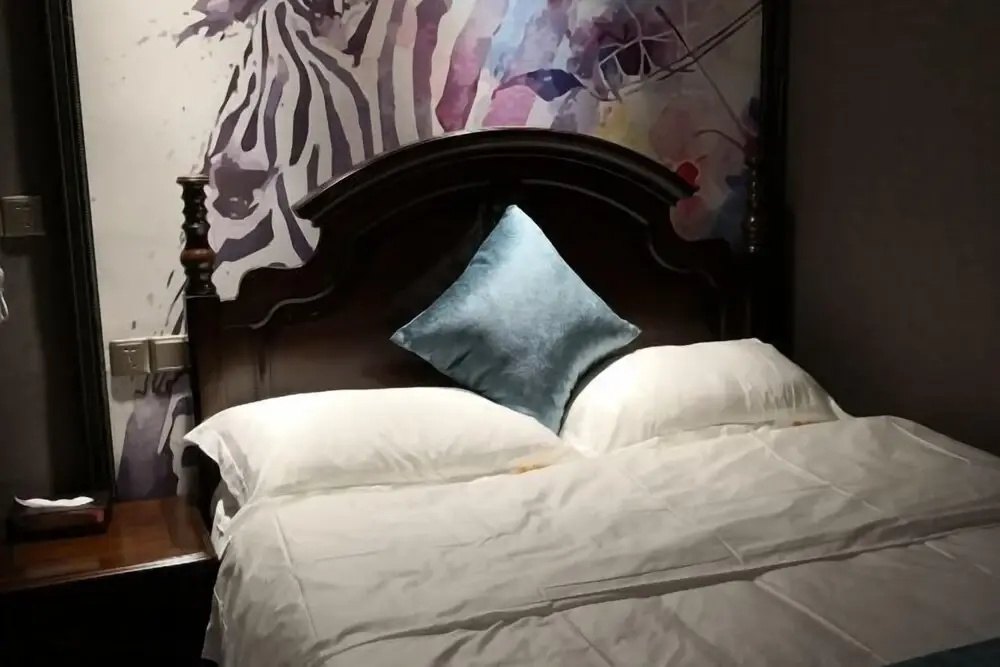 Edge Point Voice Intelligent Hotel