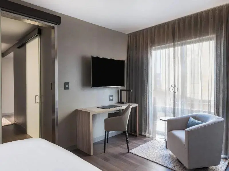 Double Suite (full double bed)