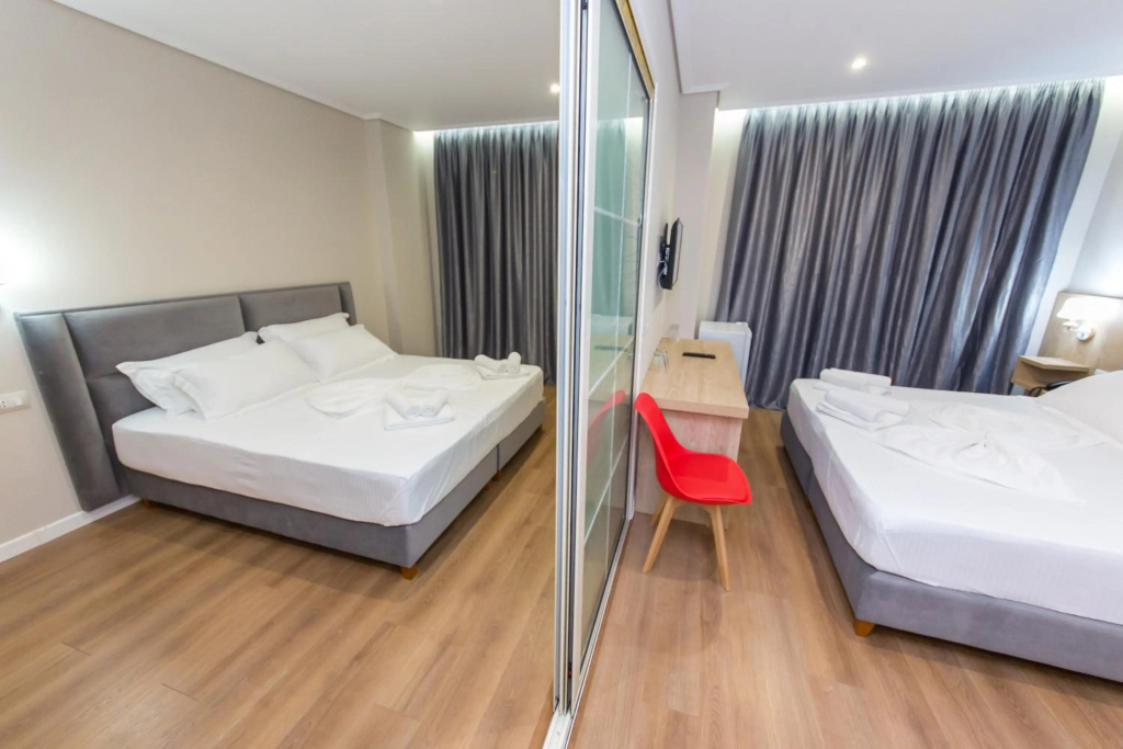 Class Hotel — 3