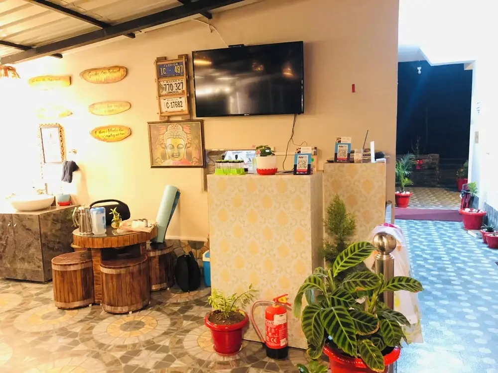 Paradise Inn by HBR