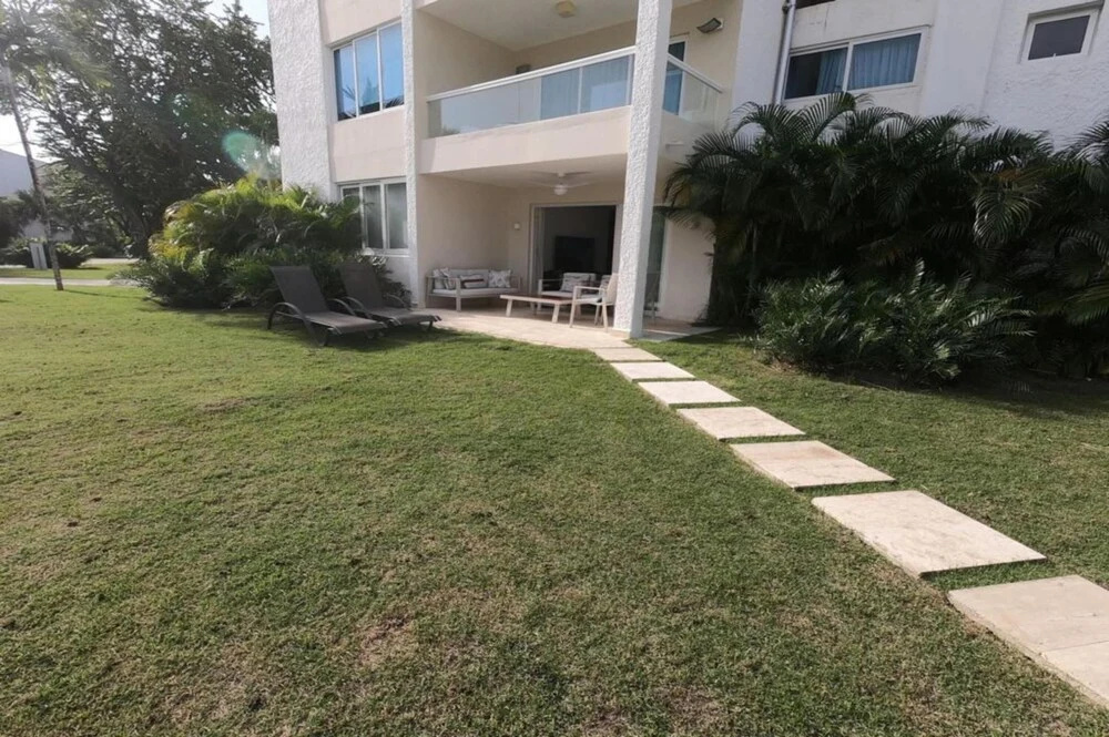 Wonderful 2-br Beach Front Apartment at Emotions