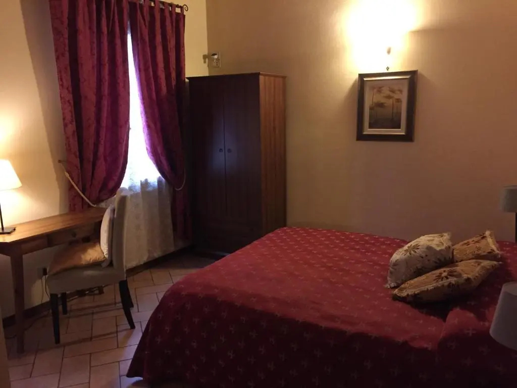 Classic Double room (full double bed)