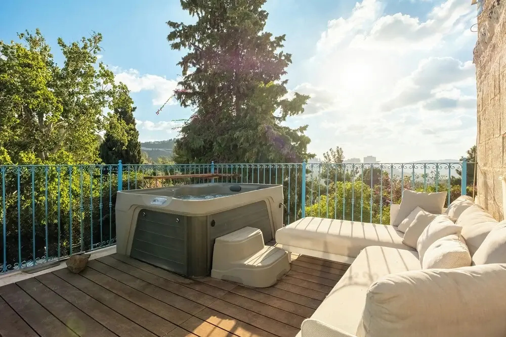 Jacuzzi Terrace Home by Sea N' Rent