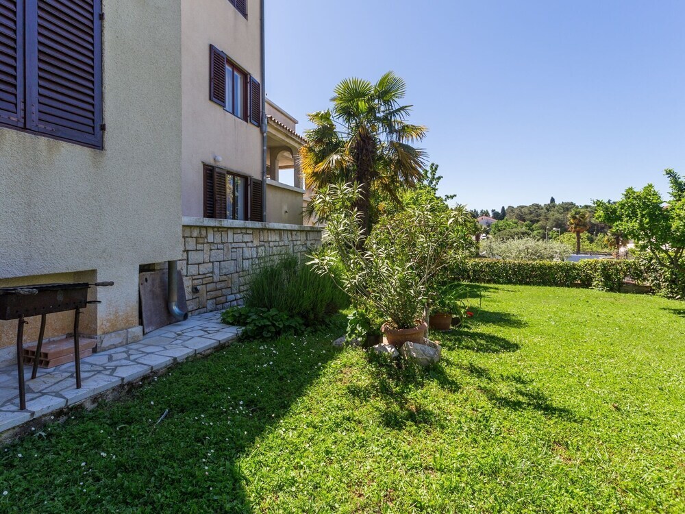 Отель Cosy Apartment Near Sea in Porec, фото 1
