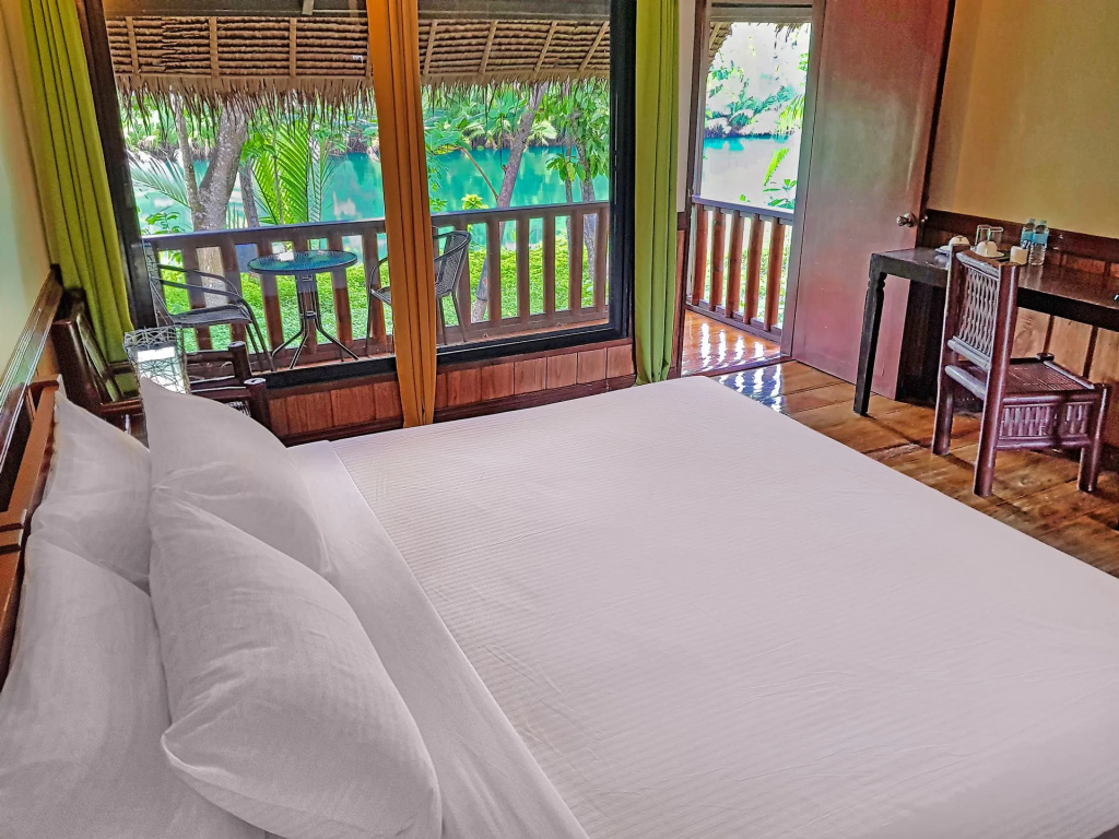 Standard room with river view