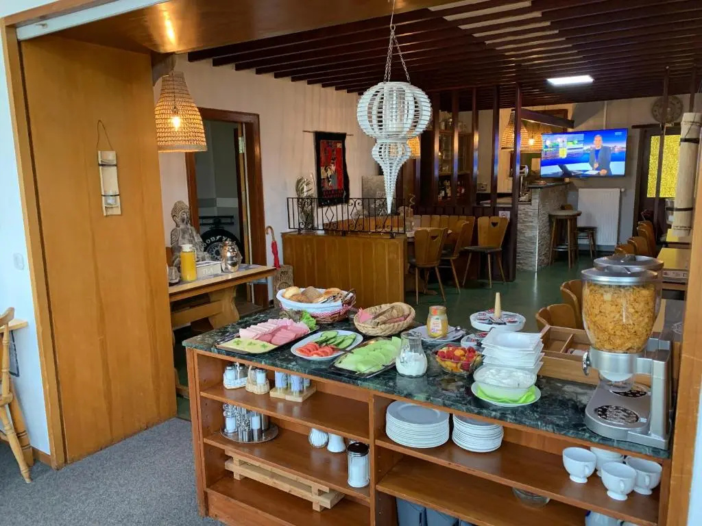 Food & Beverage