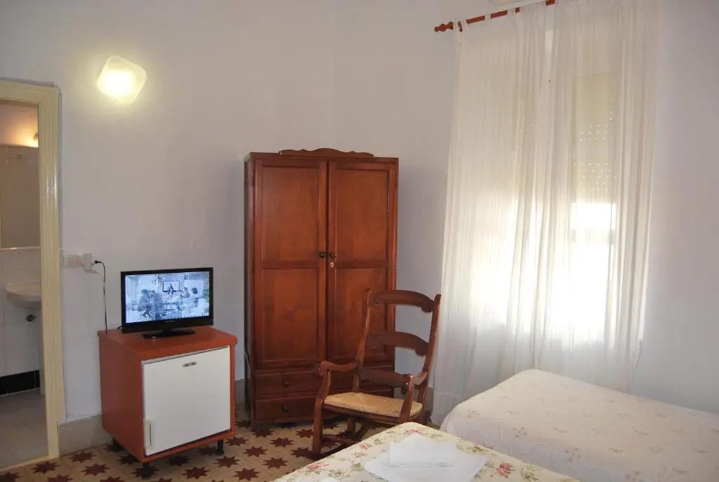 Standard Double room with sea view (full double bed)