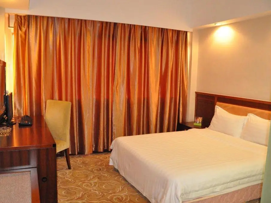 Deluxe Double room (full double bed)