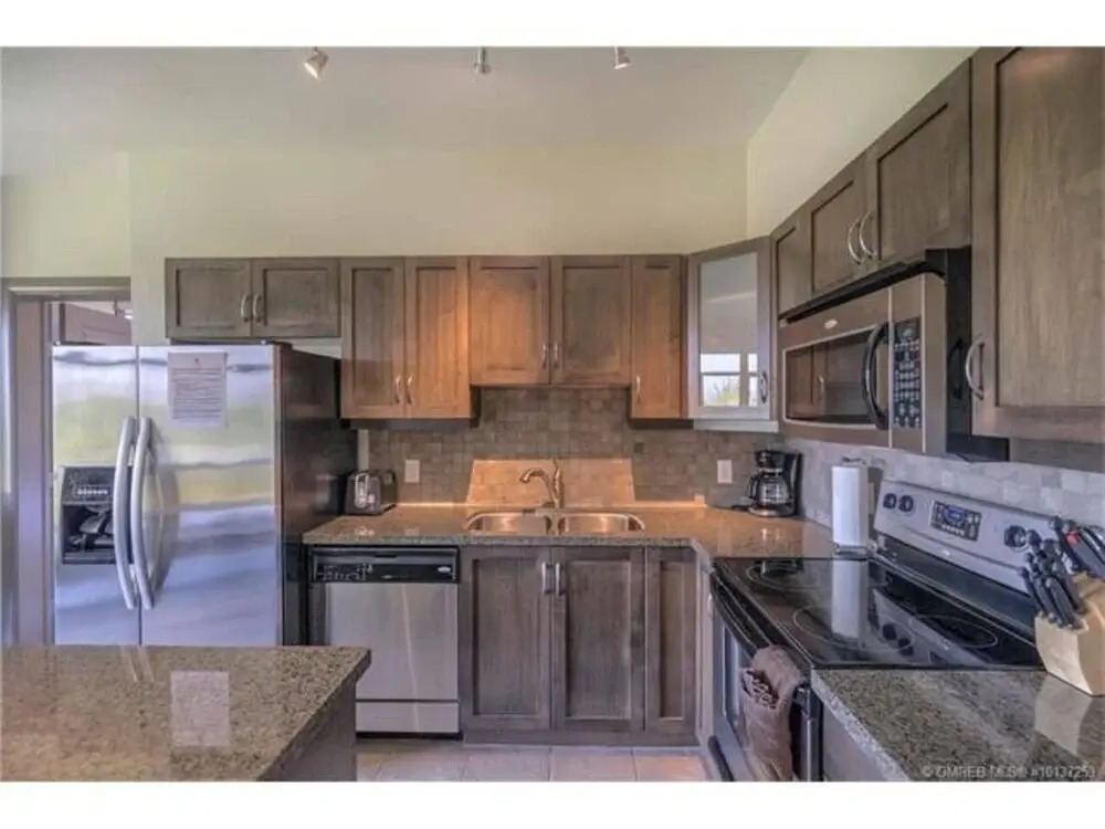 One of a Kind, Top Floor Apartment at Playa #632 - фото 7