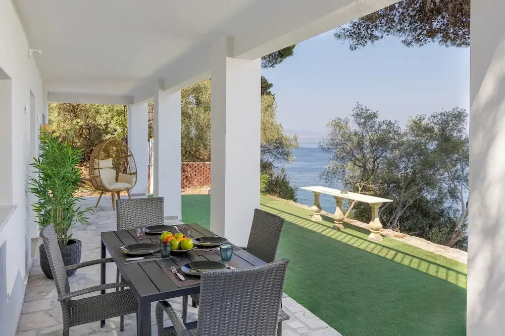 Ninemia Seaview by Estia