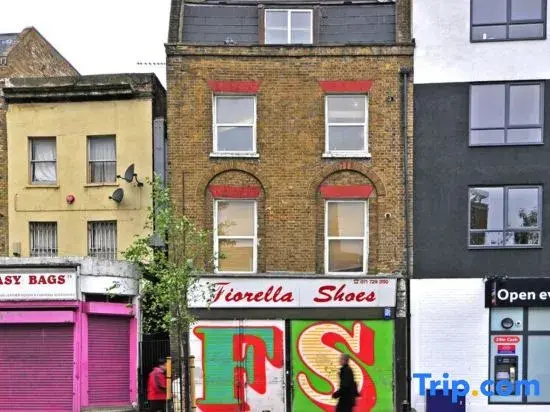 Stylish London 3 Bedroom Triplex Apartment in Shoreditch Hoxton Sleeps 6