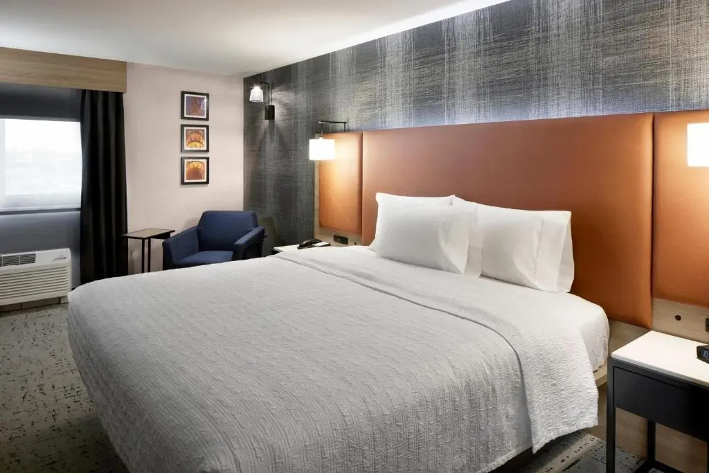 Hampton Inn Newark Airport - Chambres