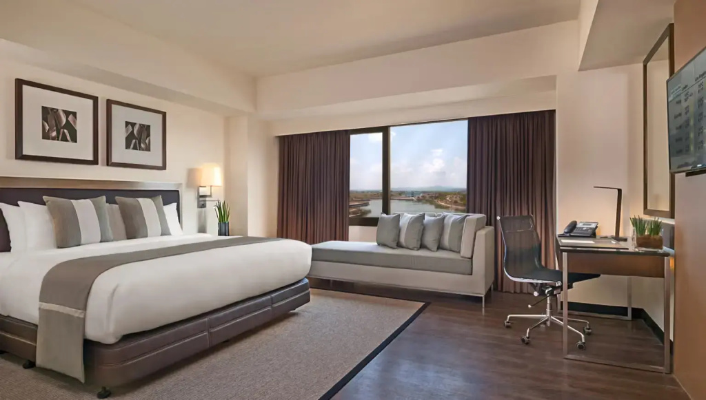 Premier room