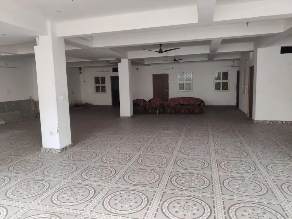 Goroomgo Hotel Shivay Varanasi