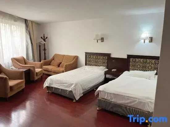 Deluxe Double room (full double bed)