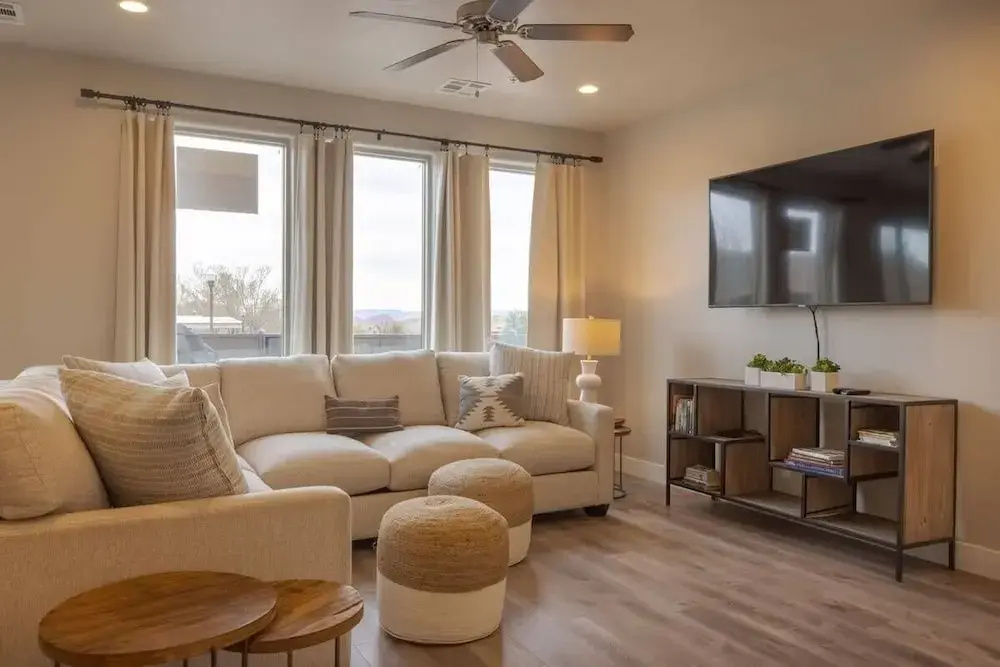 5 Bedrooms Luxury Apartment