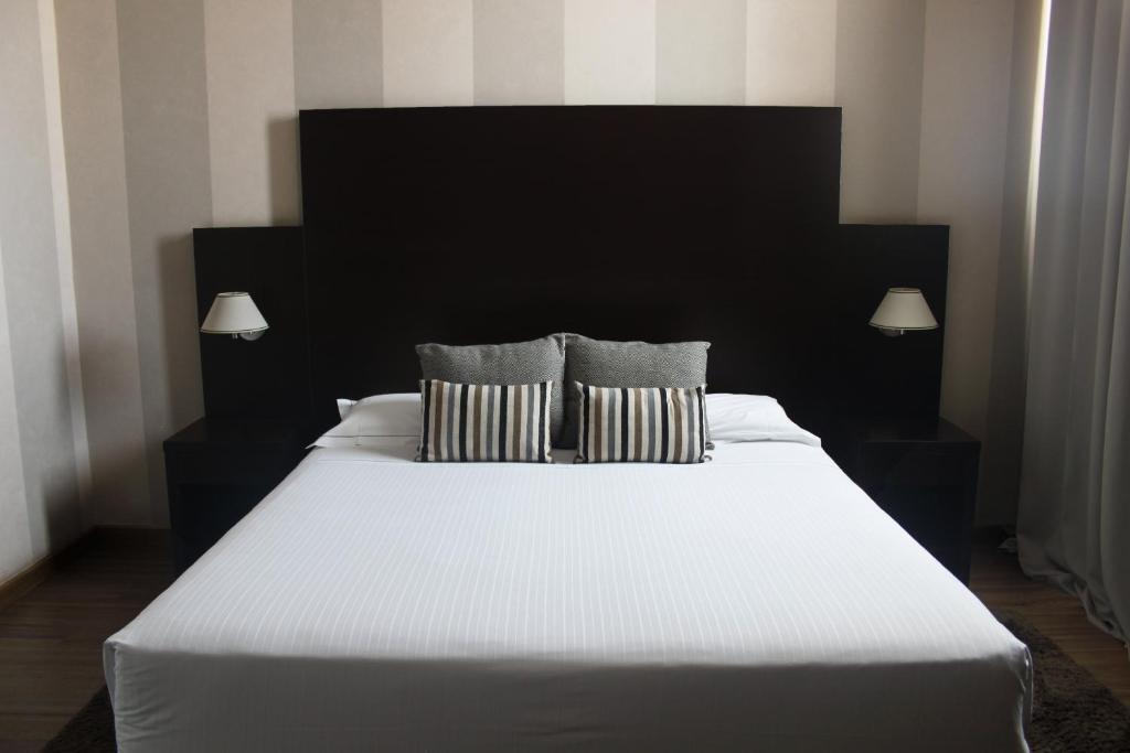 Двухместный номер Smart двуспальная кровать в c-hotels Club