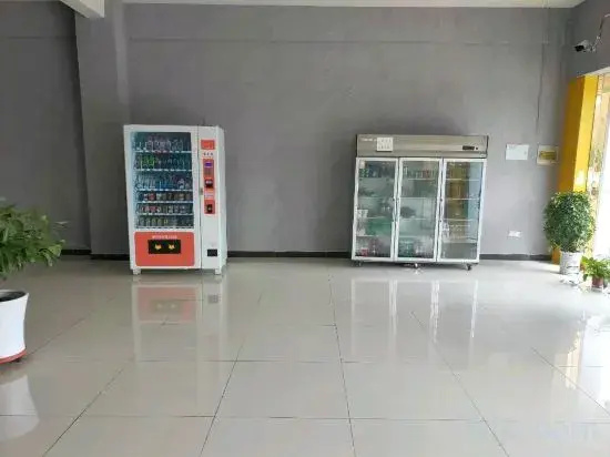 Hexian Yunshan Business Hotel