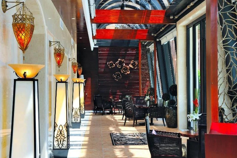 Lobby & Reception