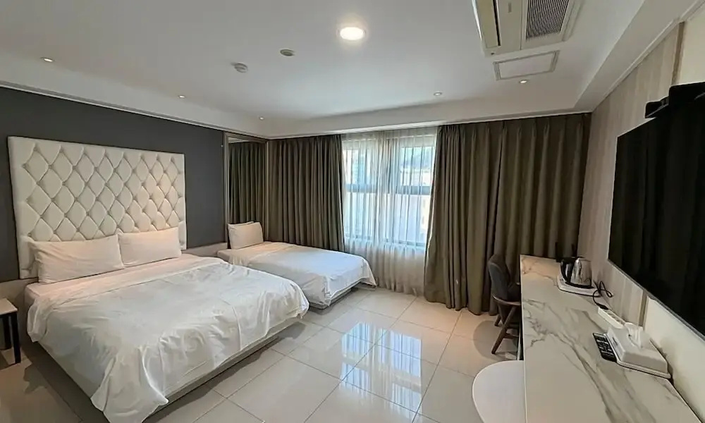 Standard Double room with mountain view (twin beds)