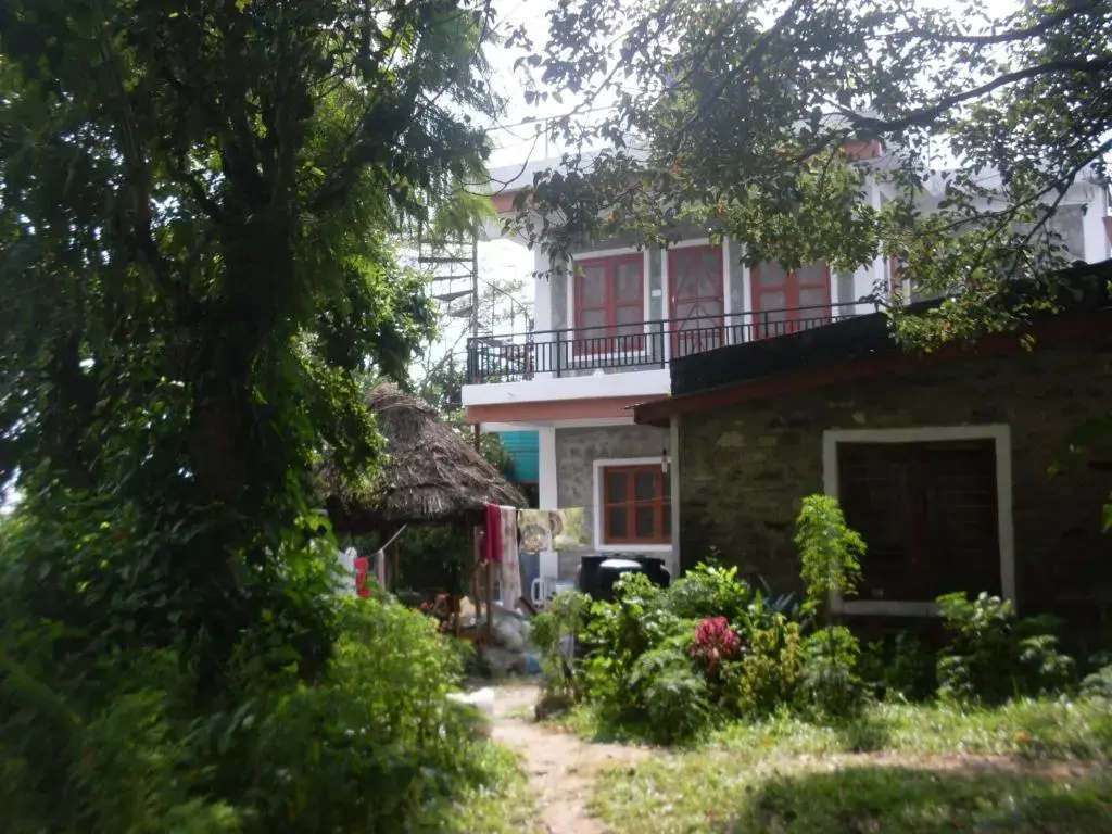 Deluxe Double room with balcony (full double bed)