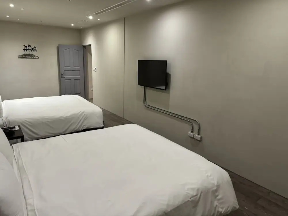 Economy room