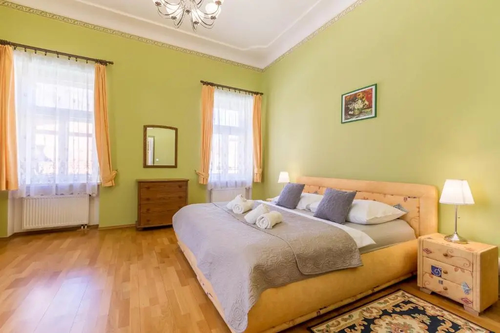 1 Bedroom Apartment