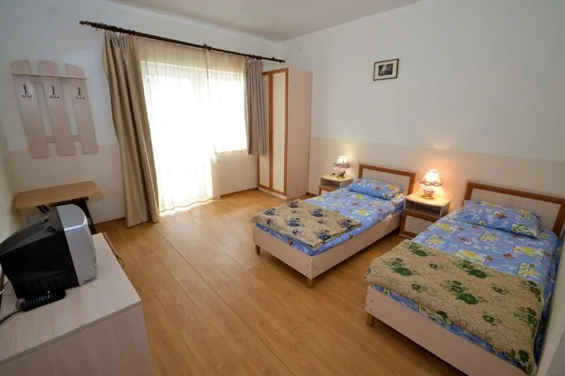 Economy room