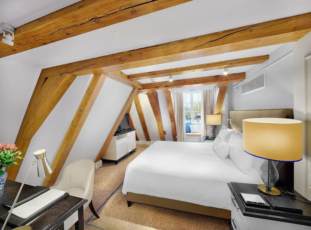 Double Loft (full double bed)