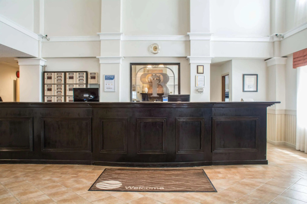 Lobby & Reception