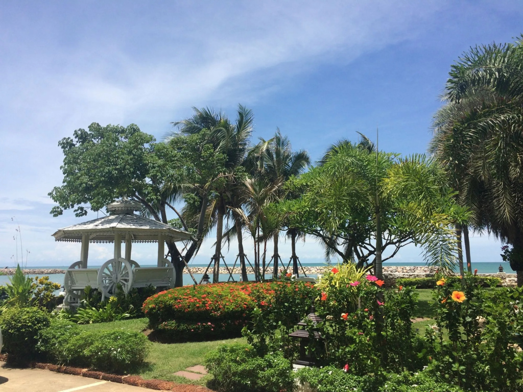 Beach & Waterfront