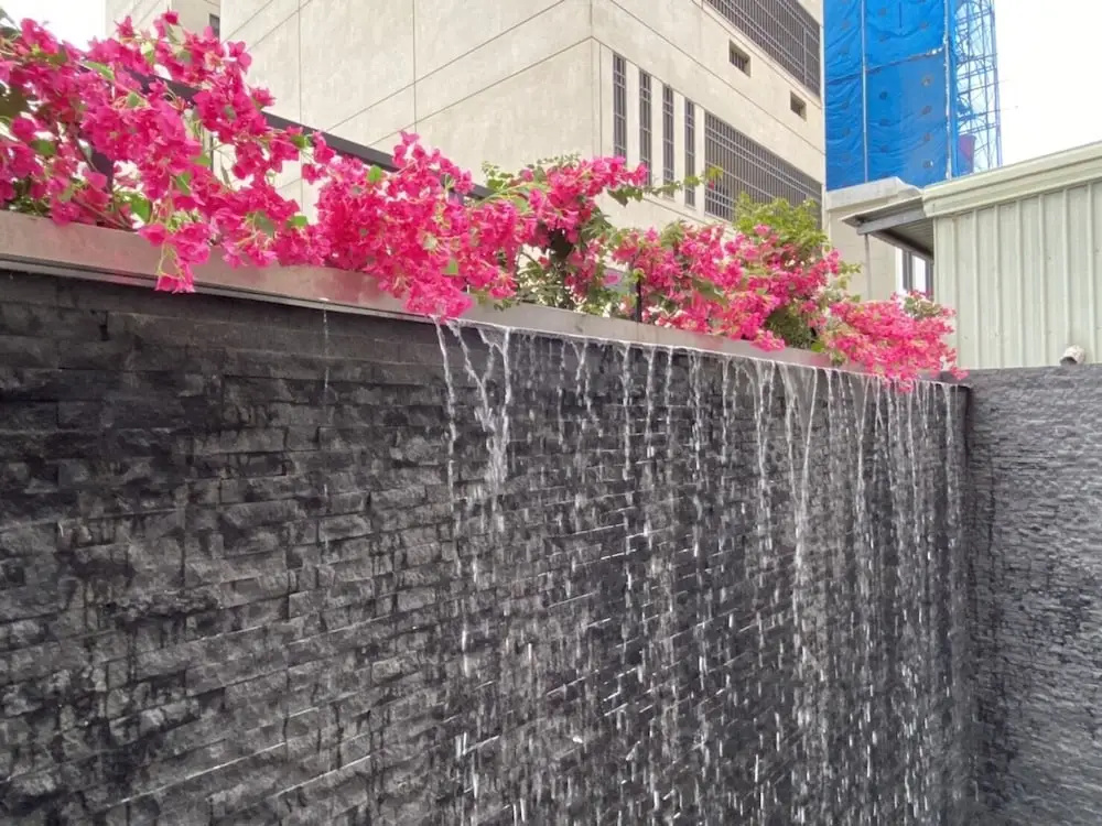 Champ de Roses Hotel