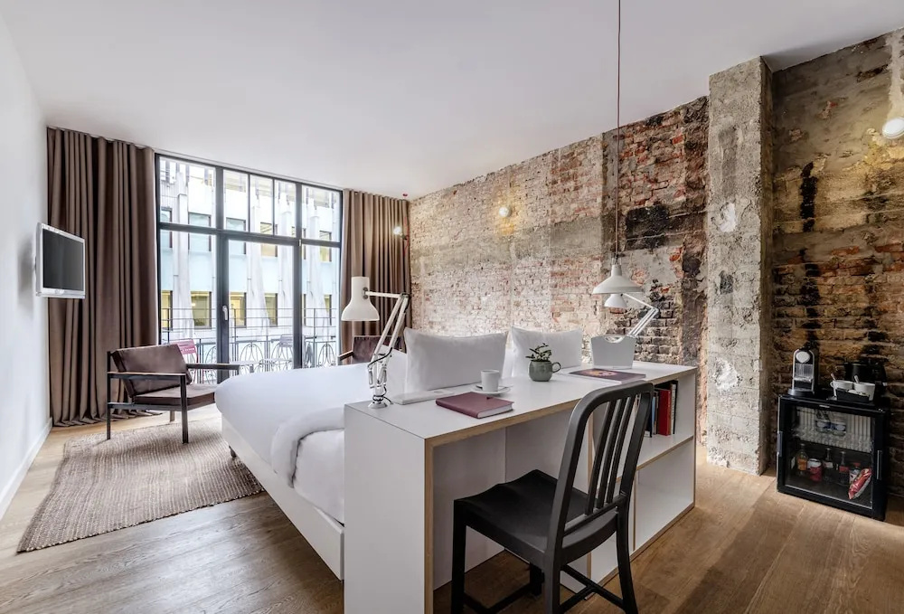 Executive Double room (full double bed)