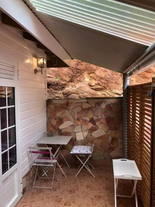 Le Marin - Bungalow - Escapade en couple - Paisible - Wi-Fi - Climatisation - Joyau caché - Calme - Plages du Sud & Marina du Marin à quelques minutes en voiture - "sea, sxx and sun" - Cadeau de bienvenue - Acheminement sur demande moyennant supplément