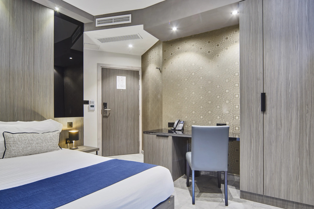 The District Hotel by null