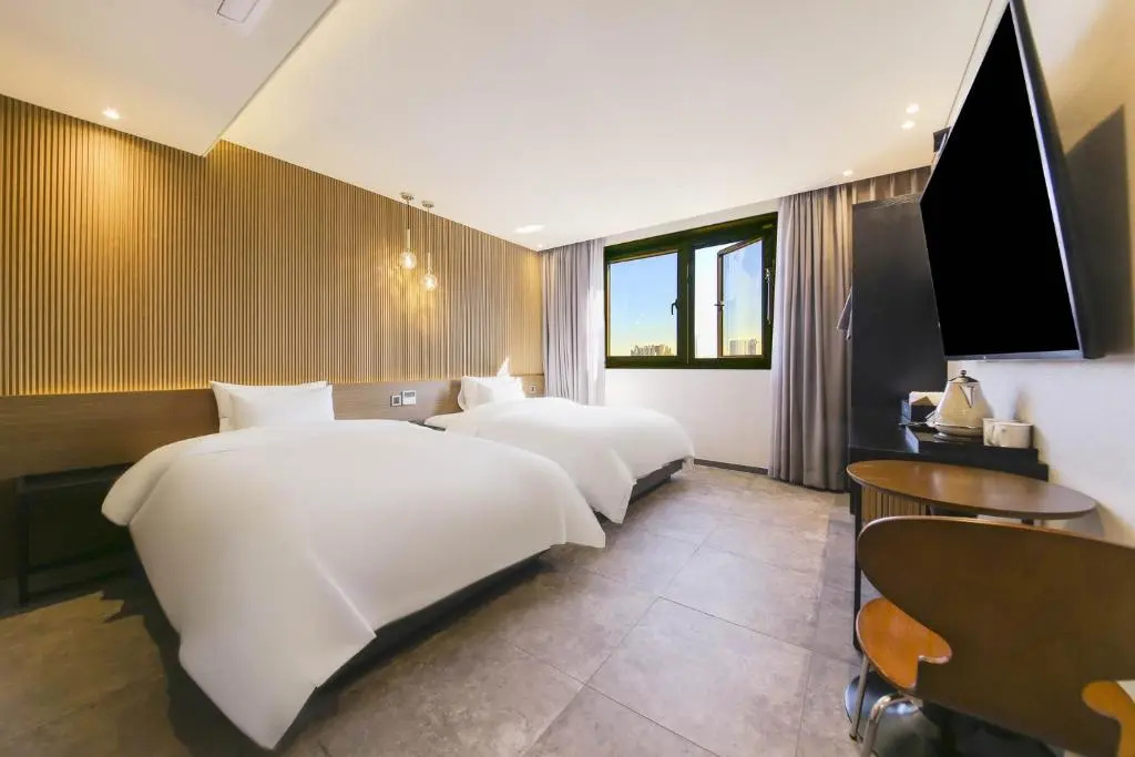 Sokcho Business Hotel Camel