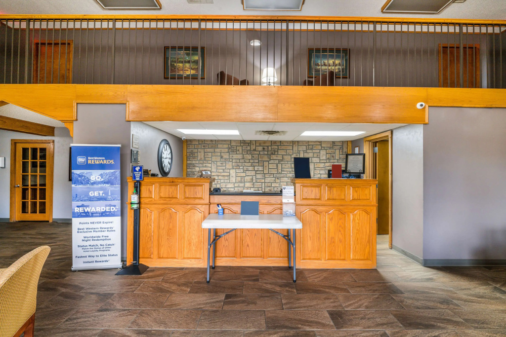 Lobby & Reception
