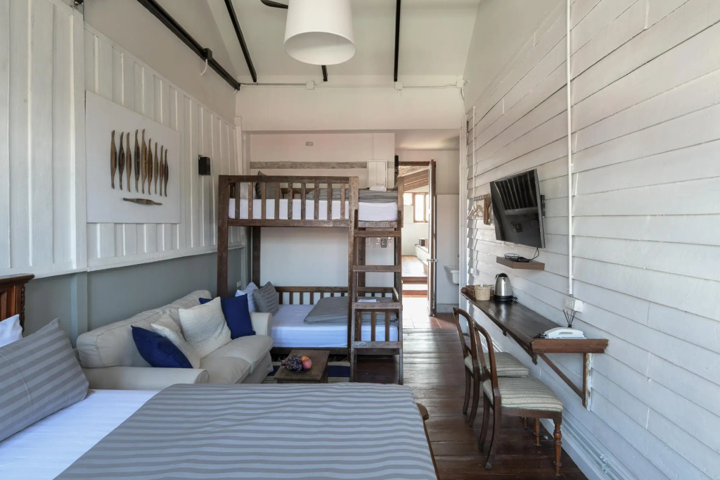 Deluxe Family room