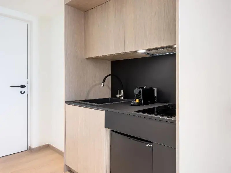 Classic Double room with balcony (full double bed)