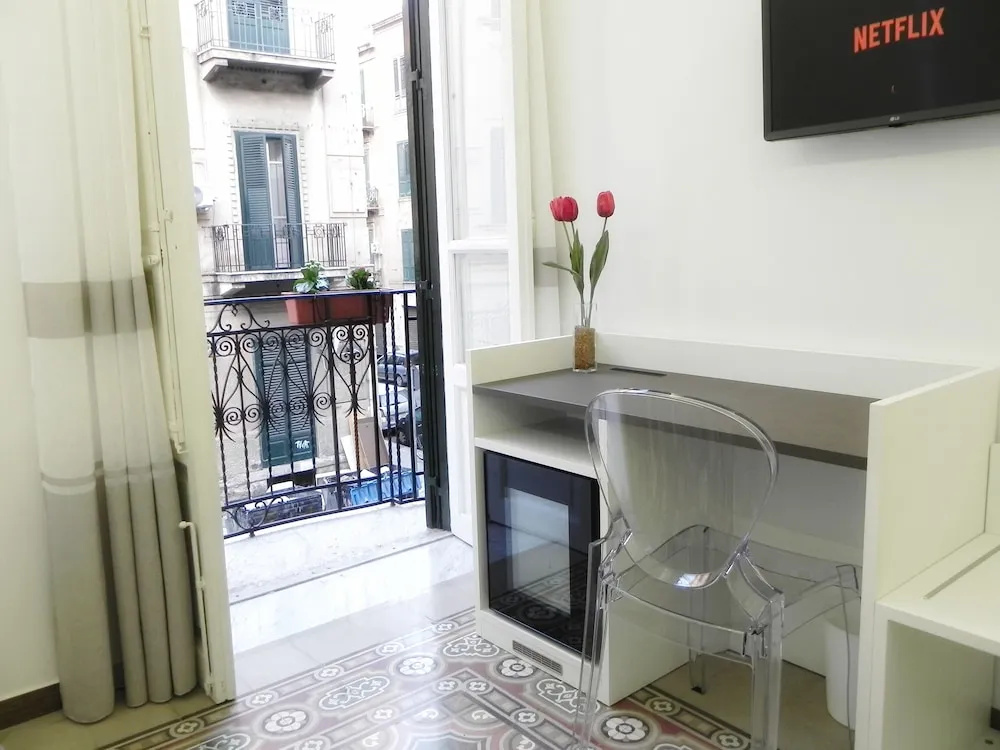 Deluxe Double room with balcony and with city view (full double bed)
