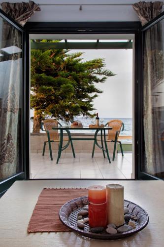 Minos Apartments & Studios 